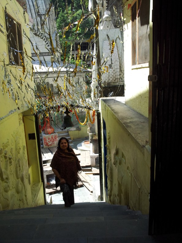 I didn't want to miss the chance to visit the Shiva-Parvati temple next to the Gurdwara