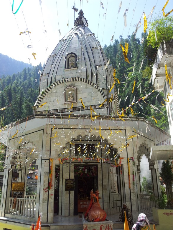 The temple is simply striking against the backdrop of the mountain
