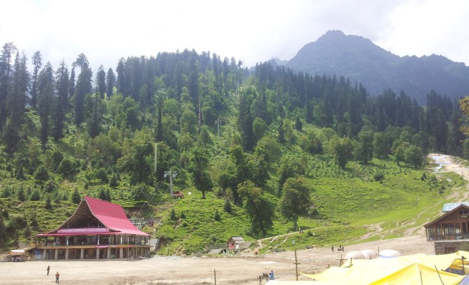 Solang Valley with rope way behind the building